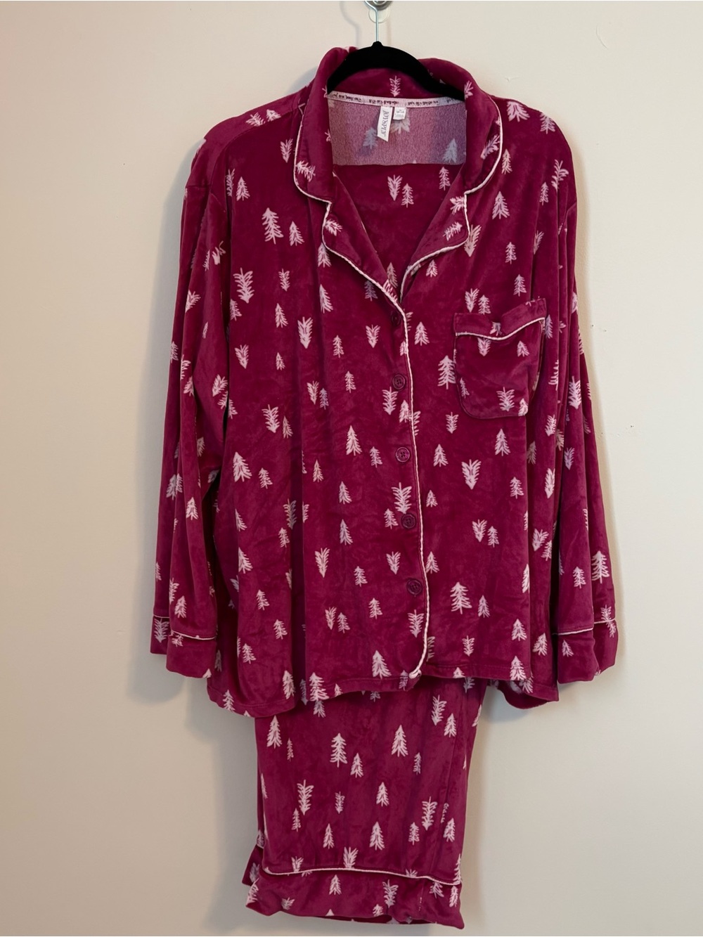 Plush Magenta Women's Pajama Set with White Tree Print, size 3x